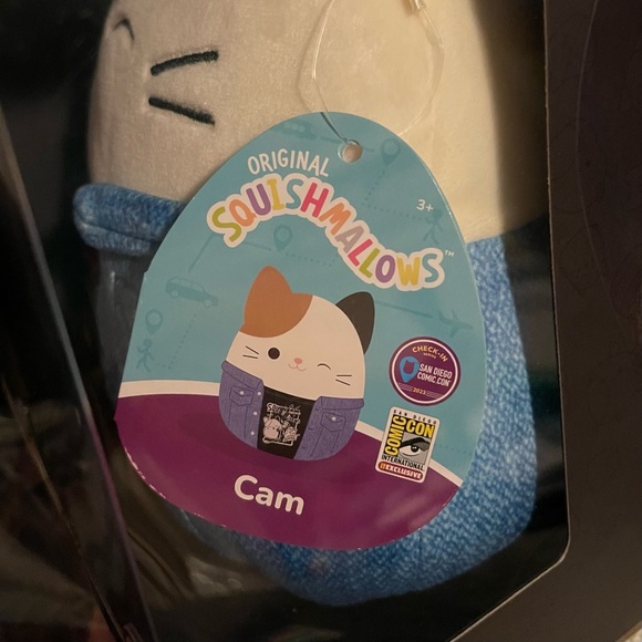 NWT 2023 Cam The Cat Check-In Series Comic Con LE Squishmallow - Picture 3 of 7